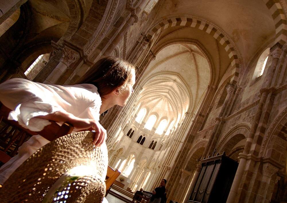 Visite guidée de la Basilique Sainte Madeleine de Vezelay, vue voûte